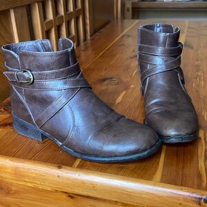 Life Stride Ankle boots, 8.5